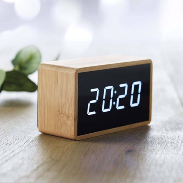 alarm-clock-bamboo-case-9921_ambiente