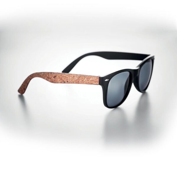 sunglasses-with-cork-arms-6231_ambiente